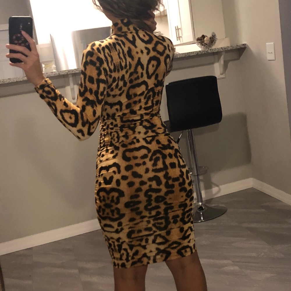 Leopard Dress 🐆 - Picture 2 of 8